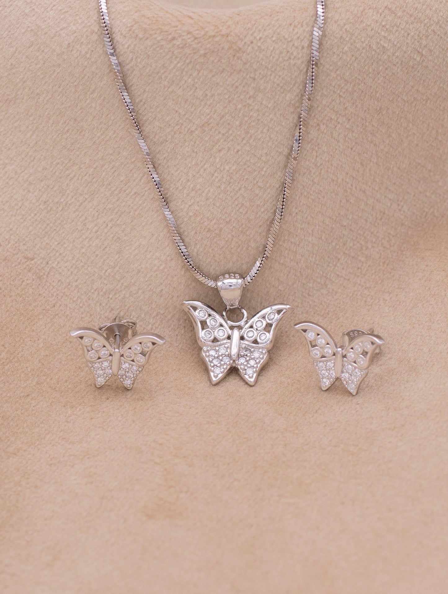 PENDANT SET (STYLE 4368)