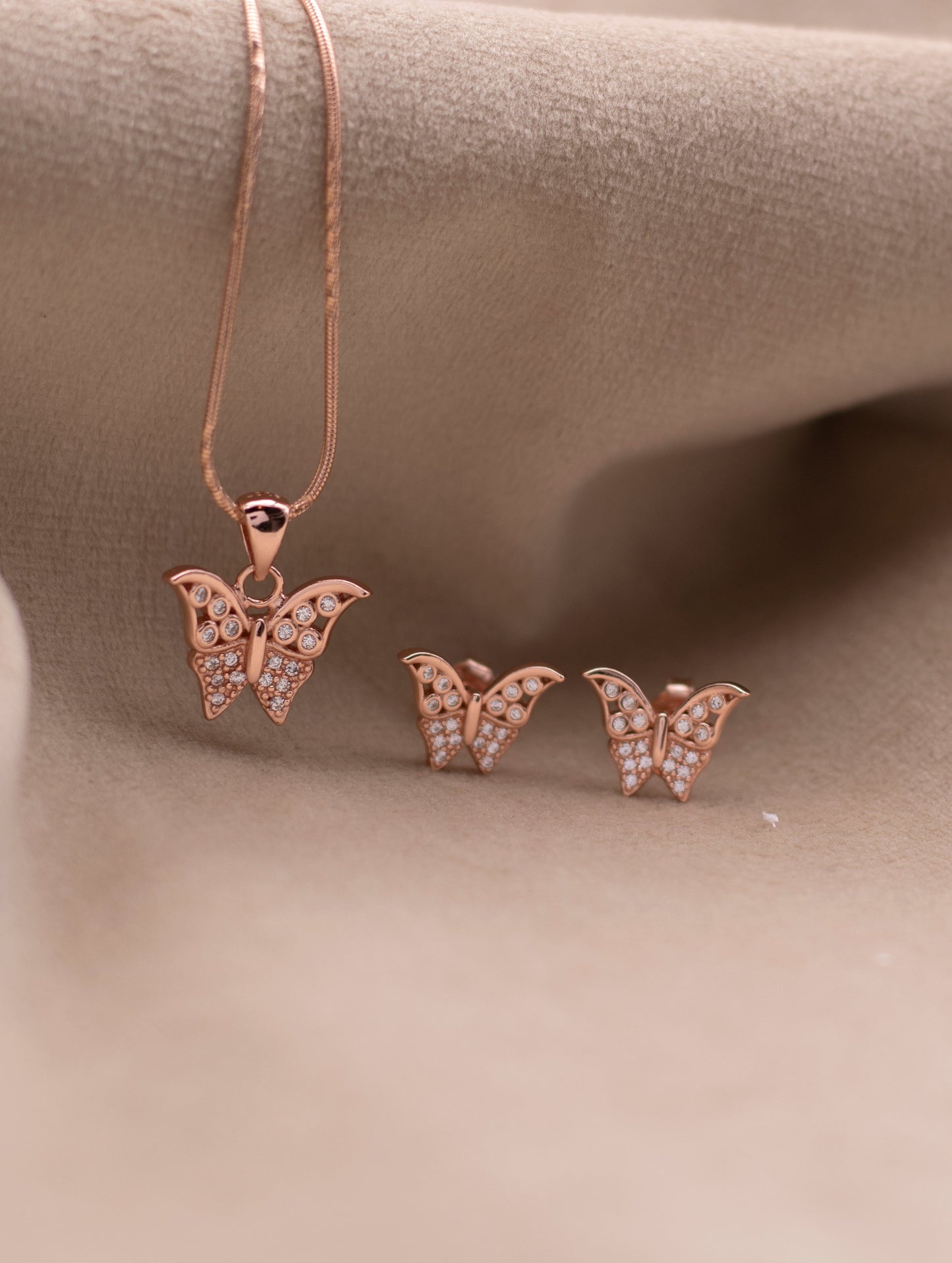 PENDANT SET (STYLE 4368)